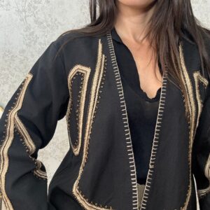 Chaqueta negra abalorios