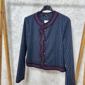 Chaquetra chanel azul vaquero con burdeos